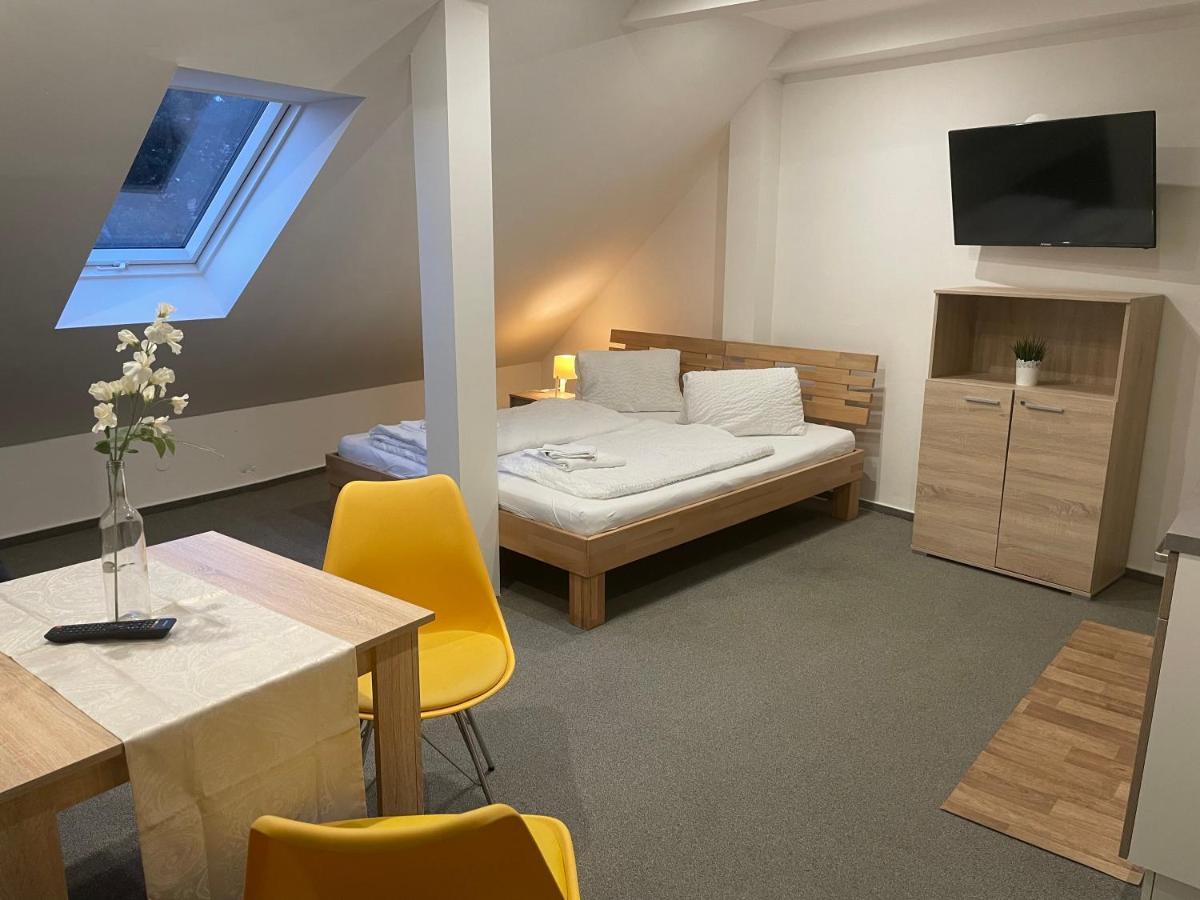 Mikulov Inn - Apartments Slunce Экстерьер фото