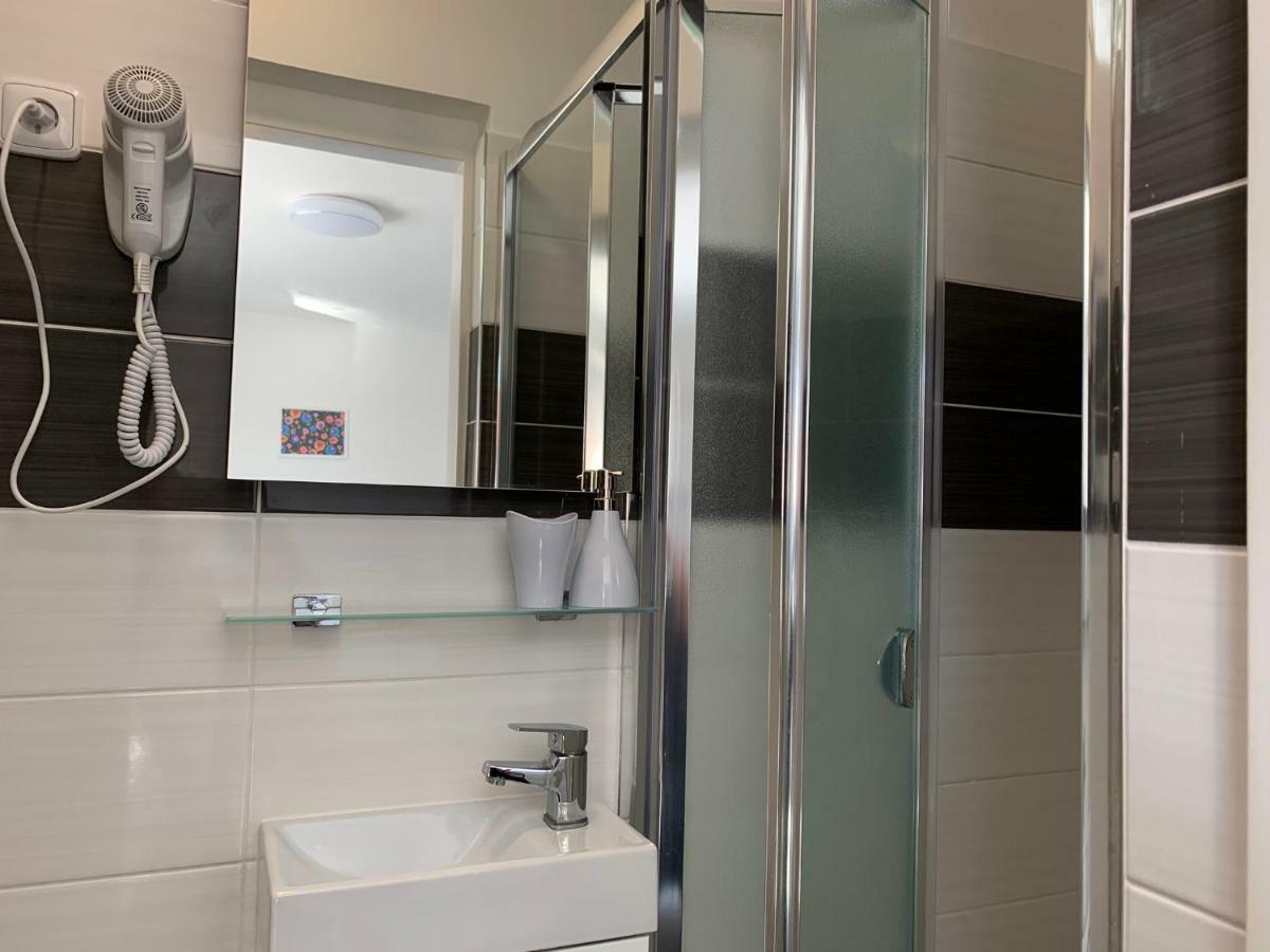 Mikulov Inn - Apartments Slunce Экстерьер фото