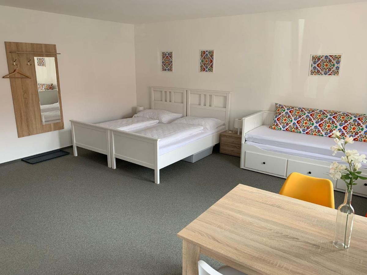 Mikulov Inn - Apartments Slunce Экстерьер фото