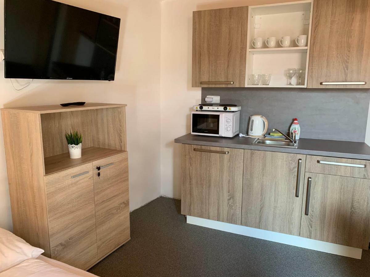 Mikulov Inn - Apartments Slunce Экстерьер фото